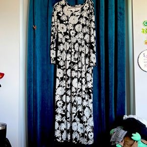 Floral long sleeve maxi dress in 2X